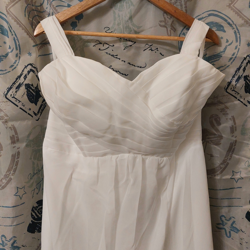 Elegant White Chiffon Wedding Dress